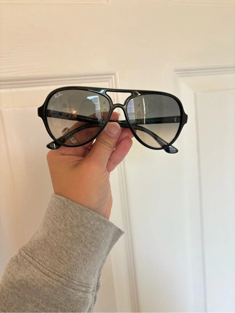 Ray-Ban Black Aviator Sunglasses with Gray Lenses
